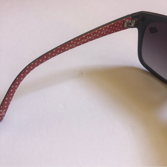 Hello Kitty Girls Sunglasses - Picture 4 of 5